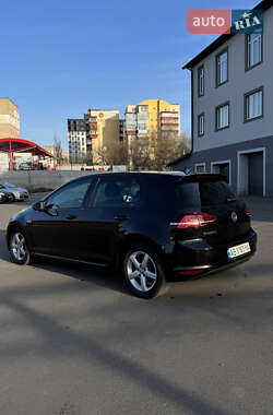 Хэтчбек Volkswagen e-Golf 2016 в 