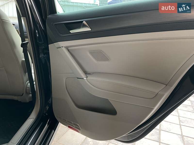 Хетчбек Volkswagen e-Golf 2019 в Полтаві