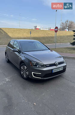 Хэтчбек Volkswagen e-Golf 2016 в Киеве