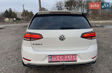 Хетчбек Volkswagen e-Golf 2018 в 