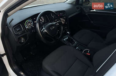 Хетчбек Volkswagen e-Golf 2018 в 