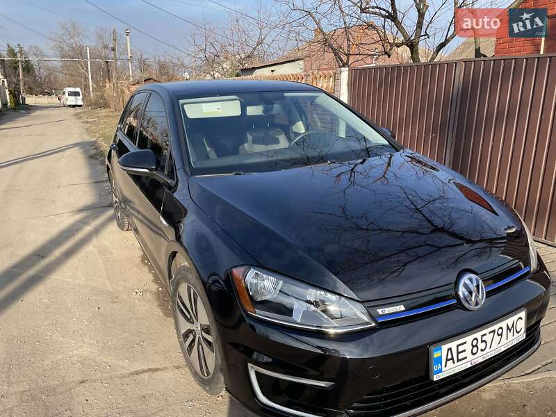 Хэтчбек Volkswagen e-Golf 2016 в Кривом Роге
