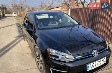 Хэтчбек Volkswagen e-Golf 2016 в 