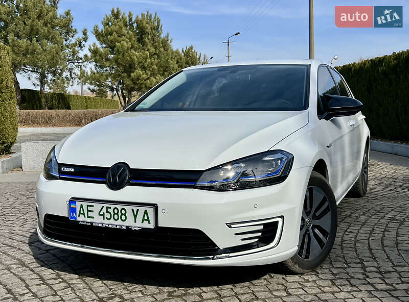 Хетчбек Volkswagen e-Golf 2020 в 