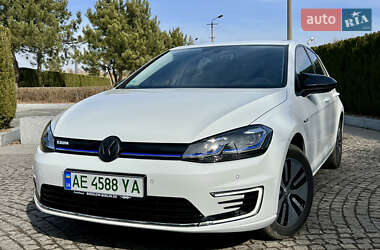 Хетчбек Volkswagen e-Golf 2020 в 