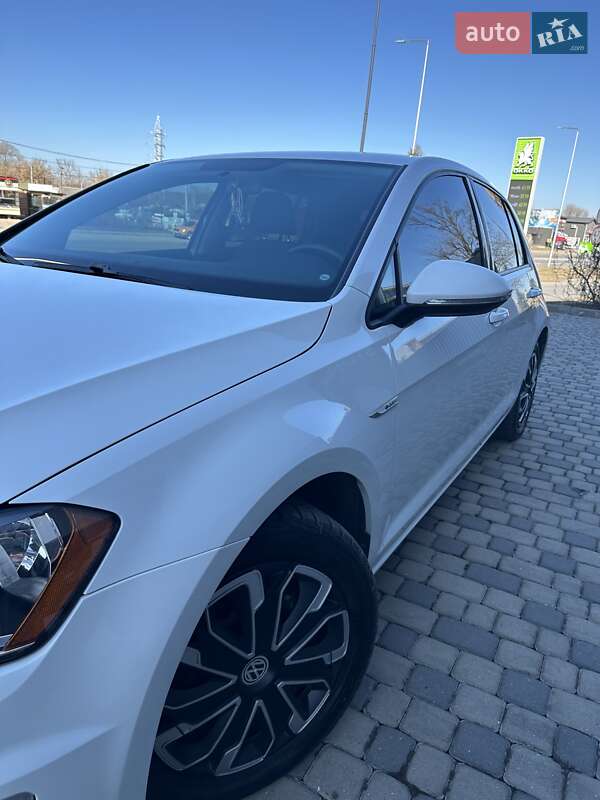 Хетчбек Volkswagen e-Golf 2014 в Івано-Франківську фото 7 Хетчбек Volkswagen e-Golf 2014 в Івано-Франківську