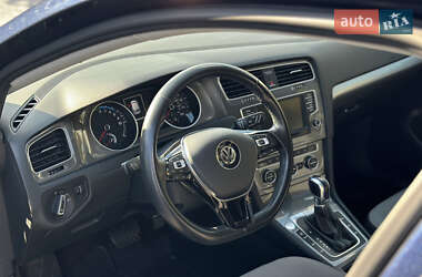 Хэтчбек Volkswagen e-Golf 2015 в 