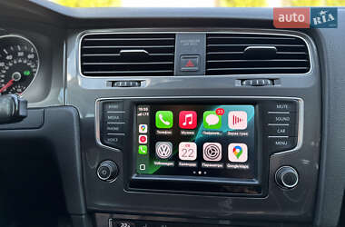 Хэтчбек Volkswagen e-Golf 2015 в 