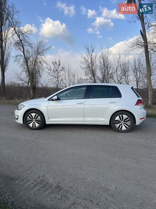 Хетчбек Volkswagen e-Golf 2017 в Полтаві