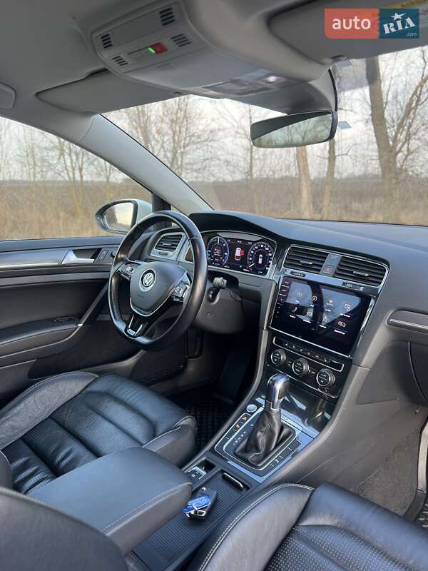 Хетчбек Volkswagen e-Golf 2017 в Полтаві