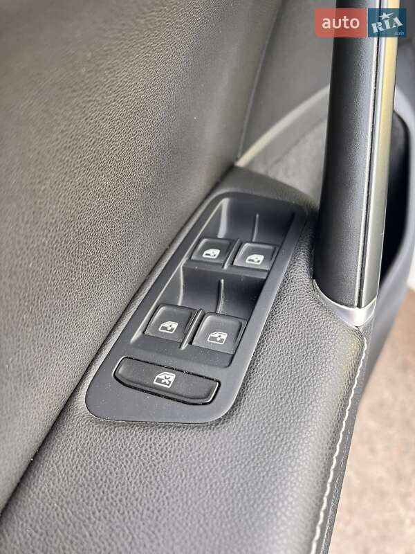 Хетчбек Volkswagen e-Golf 2017 в Полтаві