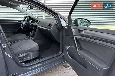Хетчбек Volkswagen e-Golf 2020 в 