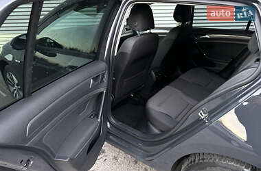 Хетчбек Volkswagen e-Golf 2020 в 