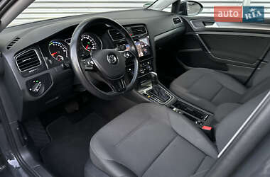 Хетчбек Volkswagen e-Golf 2020 в 