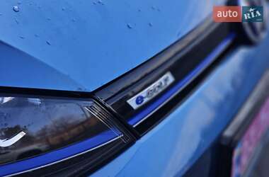 Хэтчбек Volkswagen e-Golf 2015 в 