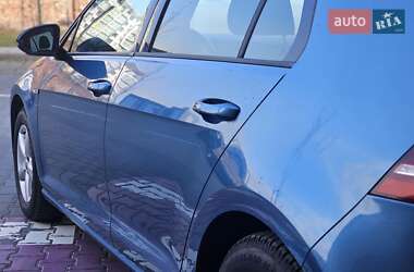 Хэтчбек Volkswagen e-Golf 2015 в 