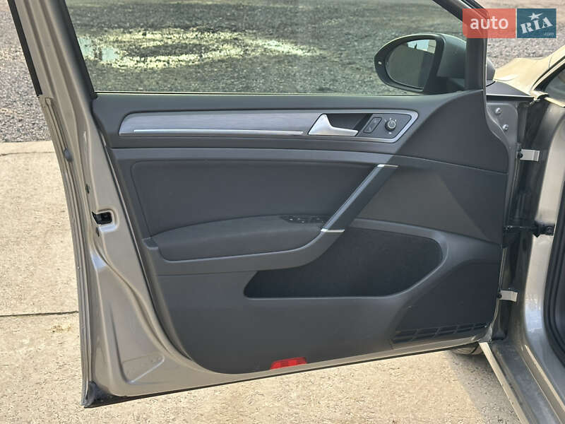 Хетчбек Volkswagen e-Golf 2020 в Ужгороді