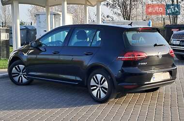Хэтчбек Volkswagen e-Golf 2016 в 