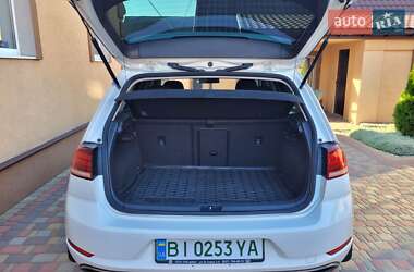 Хэтчбек Volkswagen e-Golf 2017 в 