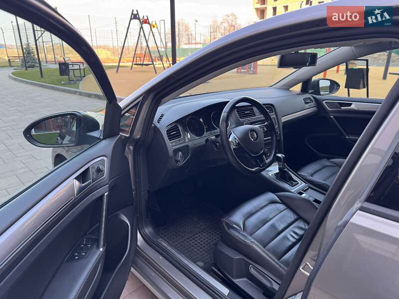 Хетчбек Volkswagen e-Golf 2015 в Луцьку