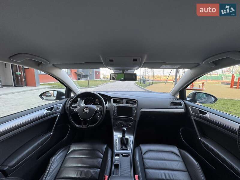 Хетчбек Volkswagen e-Golf 2015 в Луцьку