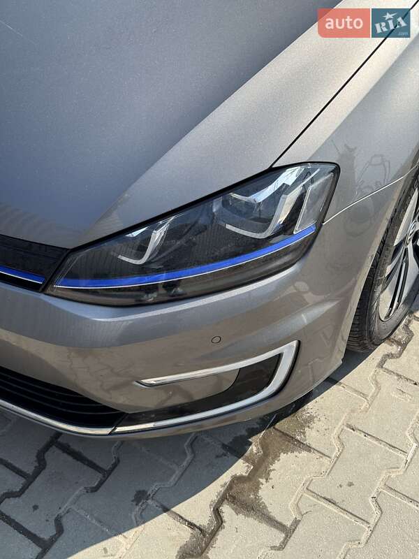 Хетчбек Volkswagen e-Golf 2015 в Луцьку