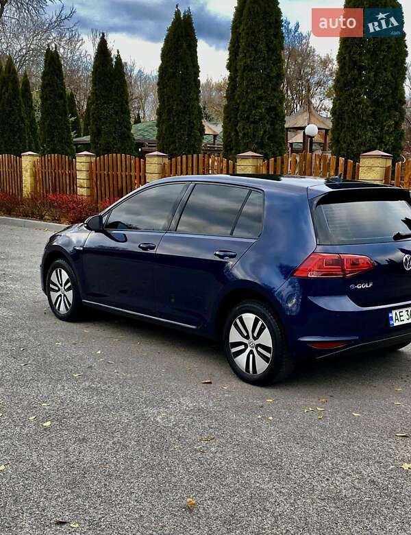 Хетчбек Volkswagen e-Golf 2015 в Дніпрі
