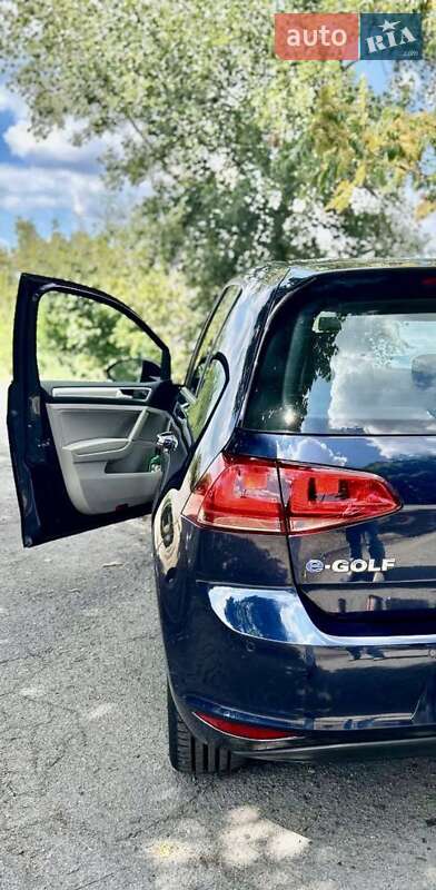 Хетчбек Volkswagen e-Golf 2015 в Дніпрі