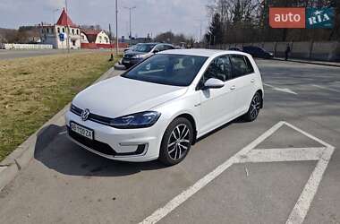 Хэтчбек Volkswagen e-Golf 2018 в 