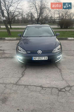 Хэтчбек Volkswagen e-Golf 2015 в 