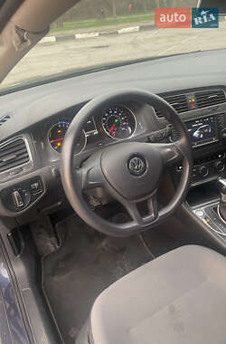 Хэтчбек Volkswagen e-Golf 2015 в 