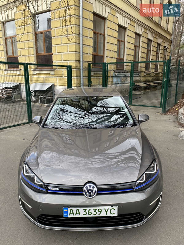 Volkswagen e-Golf 2015