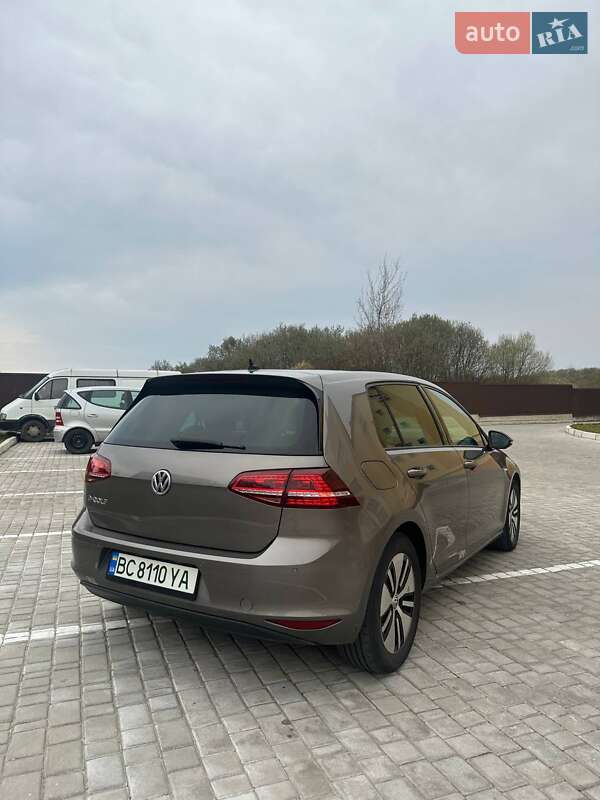Хэтчбек Volkswagen e-Golf 2015 в Львове
