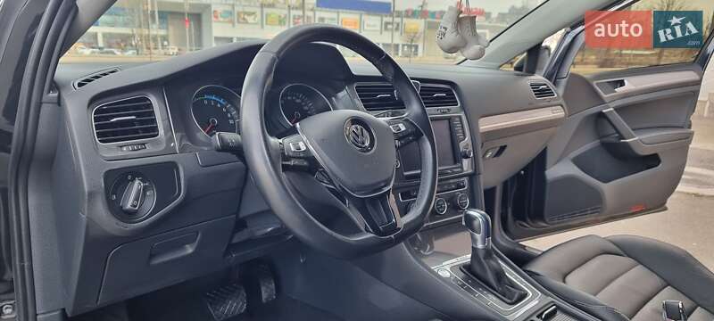 Хетчбек Volkswagen e-Golf 2015 в Кривому Розі