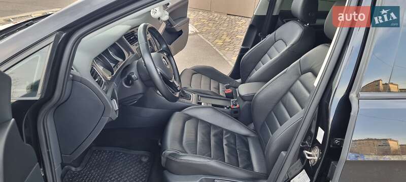 Хетчбек Volkswagen e-Golf 2015 в Кривому Розі