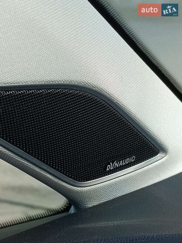 Хэтчбек Volkswagen e-Golf 2015 в Виннице фото 23 Хэтчбек Volkswagen e-Golf 2015 в Виннице