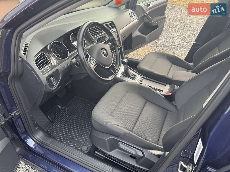 Хэтчбек Volkswagen e-Golf 2018 в Львове