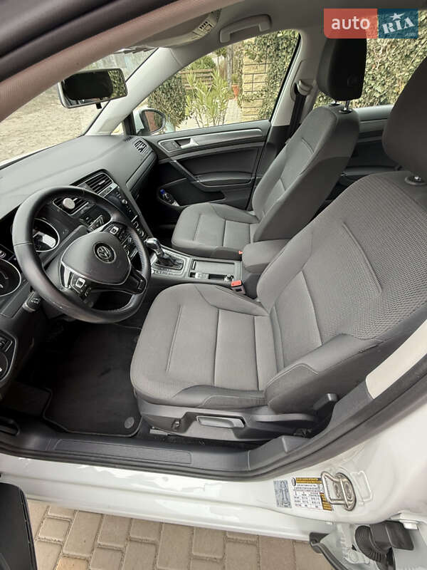 Хетчбек Volkswagen e-Golf 2017 в Умані