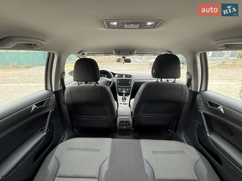 Хетчбек Volkswagen e-Golf 2017 в Умані