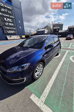 Хетчбек Volkswagen e-Golf 2017 в 