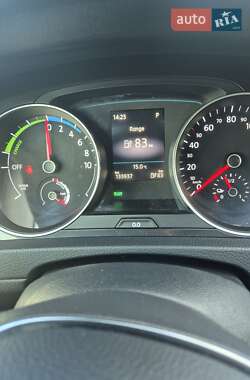Хетчбек Volkswagen e-Golf 2017 в 