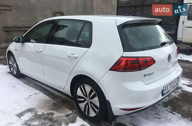 Хетчбек Volkswagen e-Golf 2016 в 