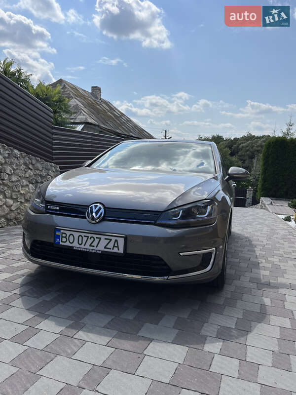 Volkswagen e-Golf 2015
