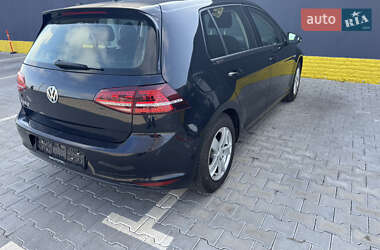 Хэтчбек Volkswagen e-Golf 2015 в 