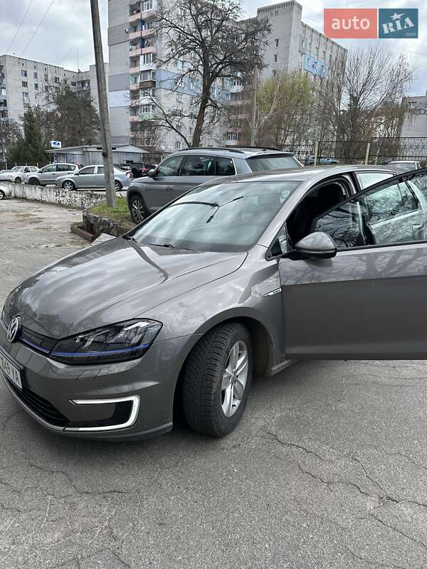 Volkswagen e-Golf 2016