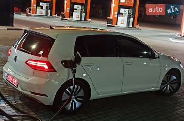 Хэтчбек Volkswagen e-Golf 2017 в 