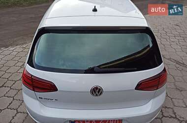 Хэтчбек Volkswagen e-Golf 2017 в 