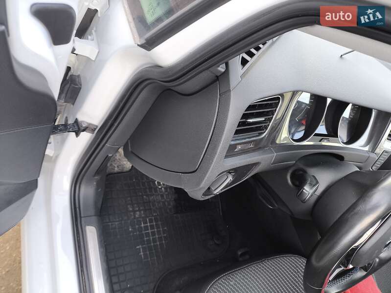 Хэтчбек Volkswagen e-Golf 2014 в Яворове