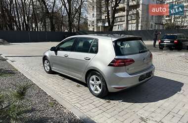 Хэтчбек Volkswagen e-Golf 2015 в 