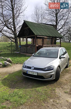 Хэтчбек Volkswagen e-Golf 2014 в 